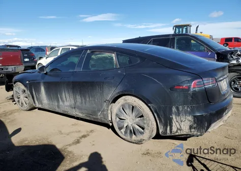 2022 Tesla Model S z USA, uszkodzony, nr VIN 5YJSA1E58NF473024